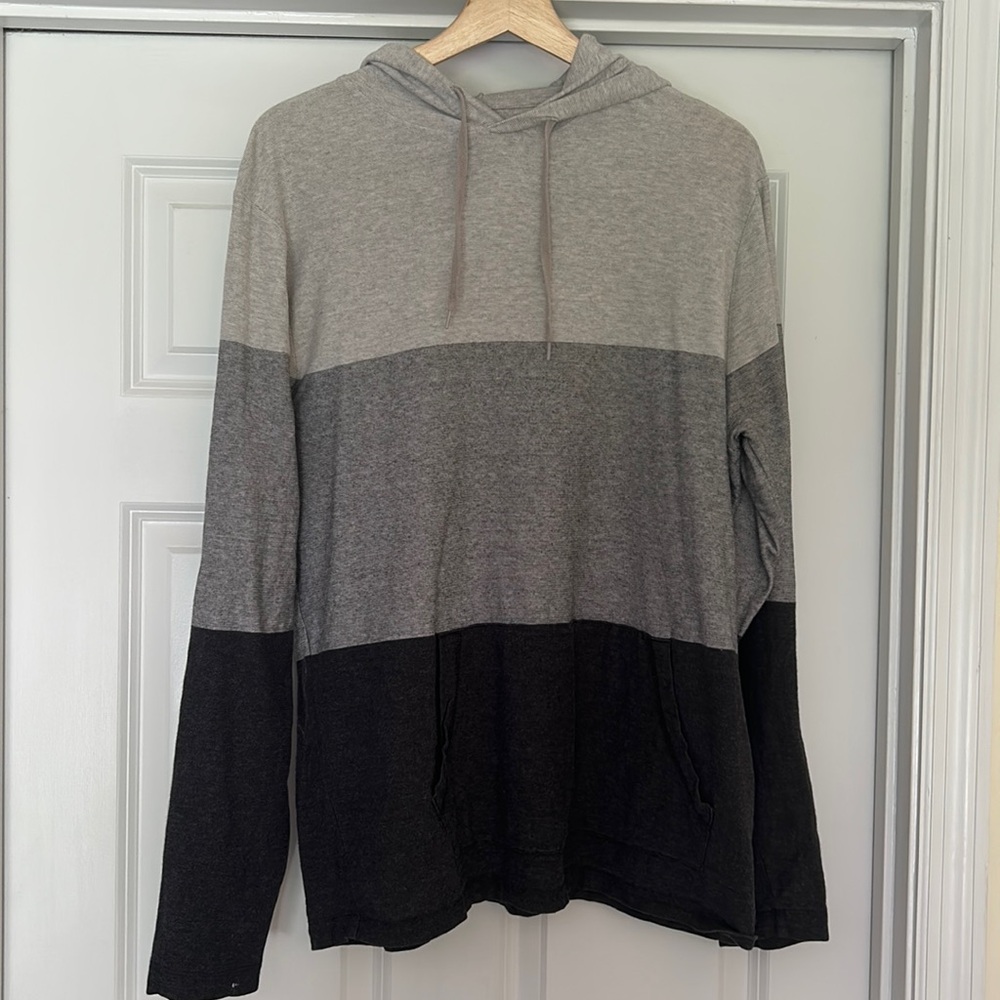 Old Navy Gray Colorblock Long-Sleeved Shirt